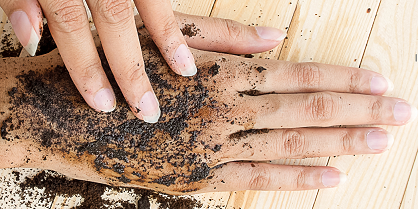 Skincare routine, do's and don'ts. Use coffee scrubs